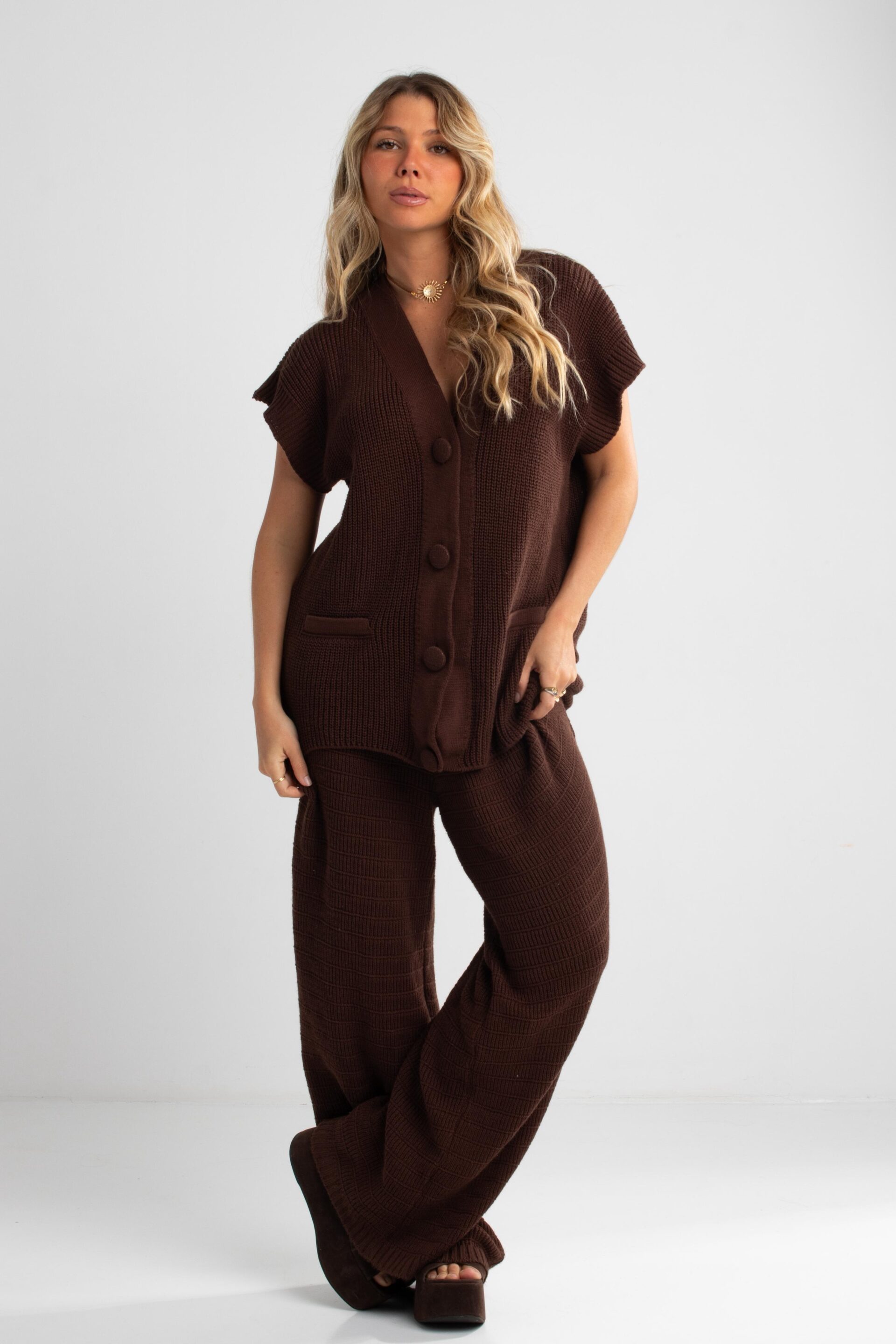 BLUSÃO TRICOT BOTÕES MARROM - Imagem 4