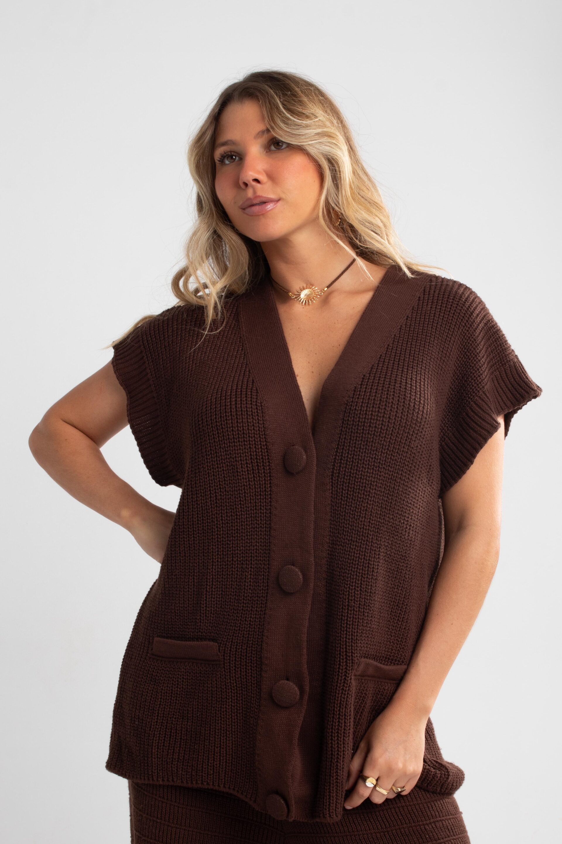BLUSÃO TRICOT BOTÕES MARROM