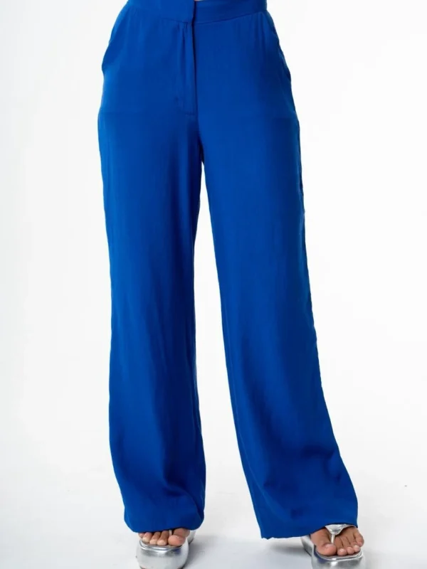 WhatsApp Image 2025-12-11 at 15.48.56 (1)